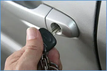 State Locksmith Services Lakewood, CA 562-263-5458 - 21-unlock-car