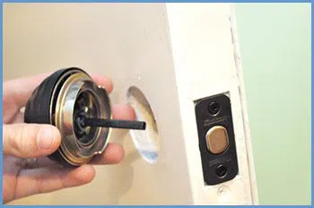 State Locksmith Services Lakewood, CA 562-263-5458 - 5-change-locks-service